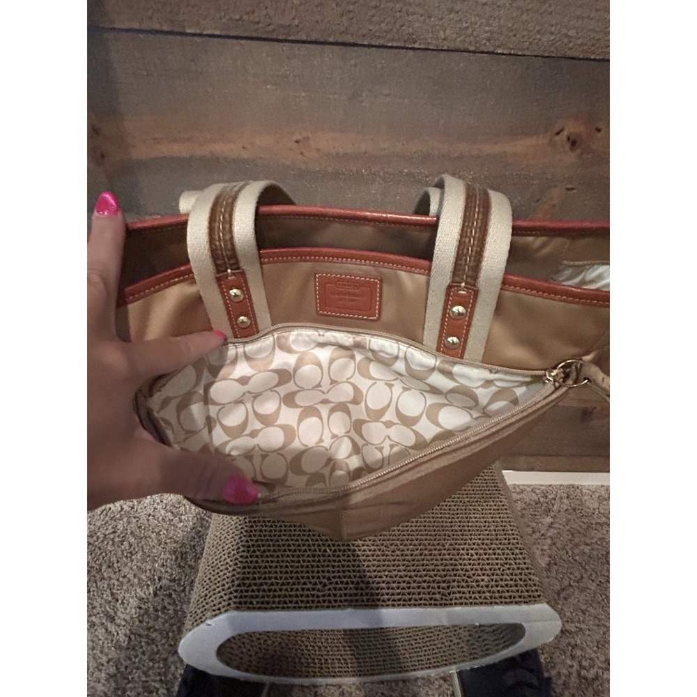 Y2k Coach Hampton Vintage Nylon Tan and Cream Women's Tote‎ Bag - Picture 3 of 13